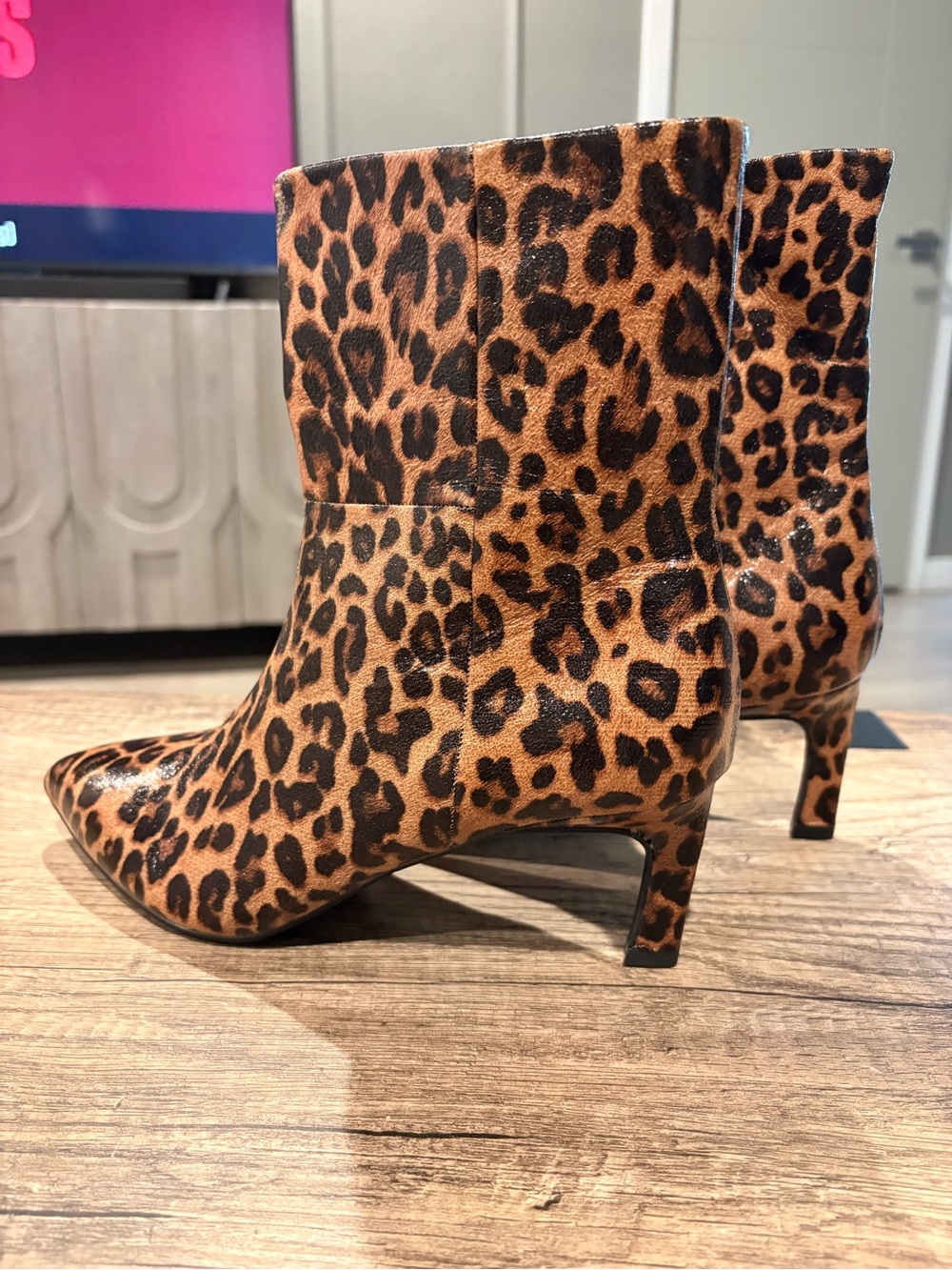 Dolce Vita Leopard Print Pointed Toe Ankle Booties NWOB Size 9
